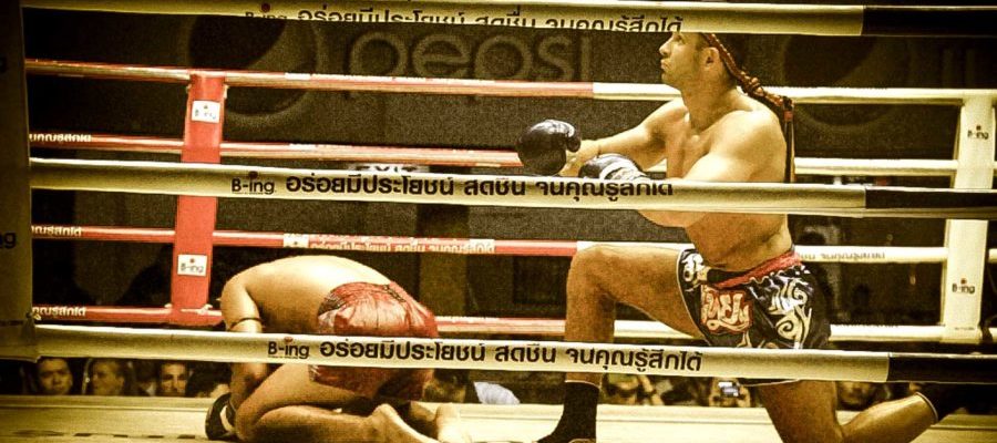 Gala Muay Thai Rajadamnern Tajlandia 2012. Wai kru przed walką