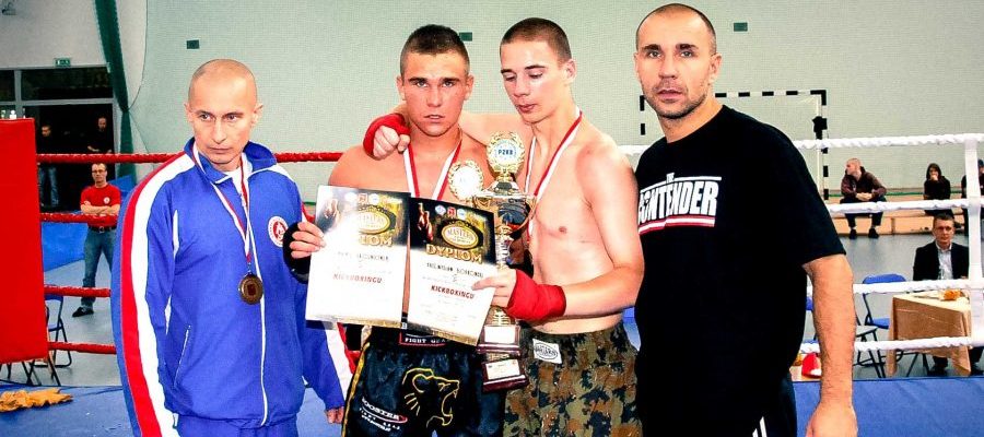 Mistrzostwa Polski w Kickboxingu Skarżysko Kamienna 2009. Medaliści Mistrzostw z trenerami