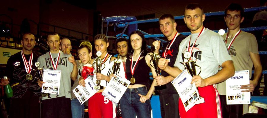 Mistrzostwa Polski Muay Thai Bydgoszcz 2007. Zdjęcie Pamiątkowe po zawodach