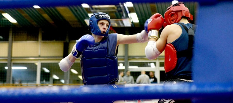 Muay Thai Samui Cup II Kraków 2014. Adam Gielata w natarciu