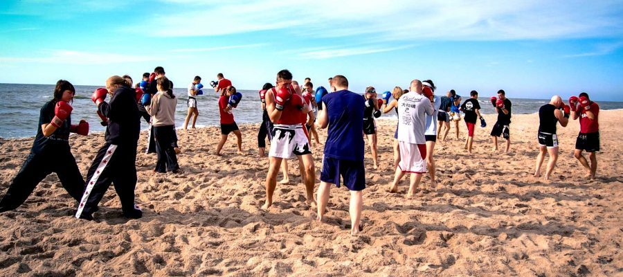 Obóz Muay Thai Łazy 2007. Trening na plaży