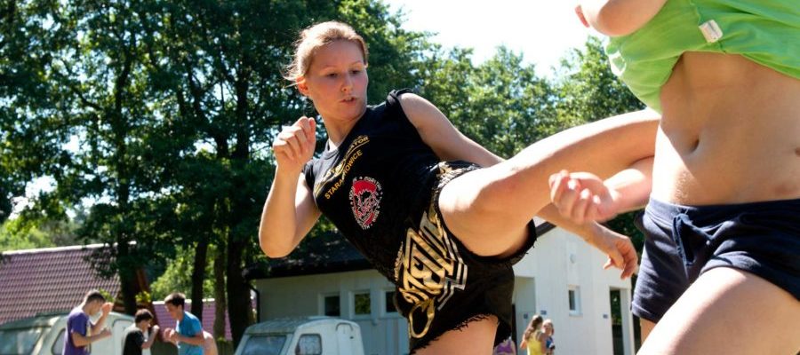 Obóz Muay Thai Łazy 2012. Trening na polanie