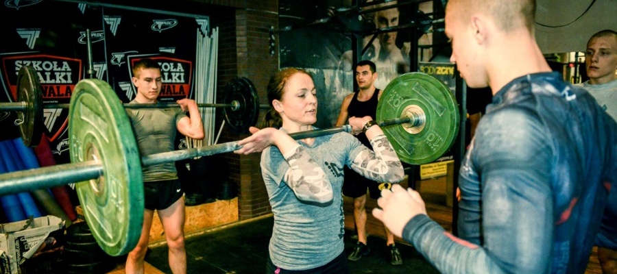 Puncher Wrocław w Crossfit Mjollnir 2014. Trening ze sztangą