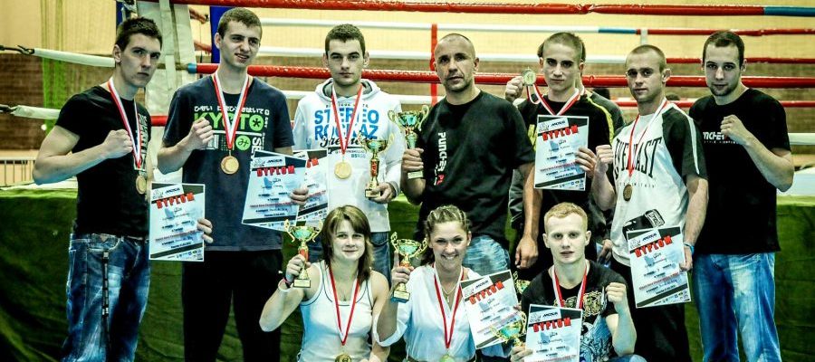 Silesia Open Muay Thai Knurów 2012. Zdjęcie pamiątkowe po zawodach