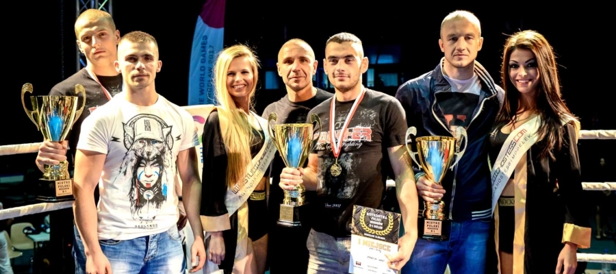 Mistrzostwa Polski w Kickboxingu K1 Wrocław 2014. Mistrzowie Polski w Kickboxingu z trenerami