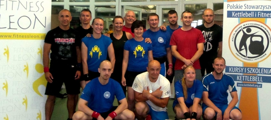 Kurs instruktora Kettlebell Gdańsk 2014. Uczestnicy kursu na zdjęciu pamiątkowym