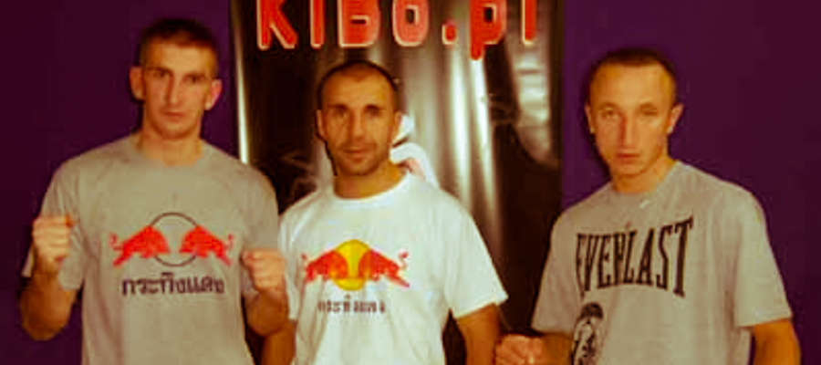 Polska Liga Muay Thai Warszawa 2007. Marcin Psiuch i Patryk Grudniewski z trenerem Janowskim