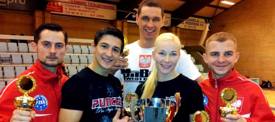 Puchar Europy w Kickboxingu Aalborg Dania 2015. Reprezentanci Polski na zdjęciu pamiątkowym